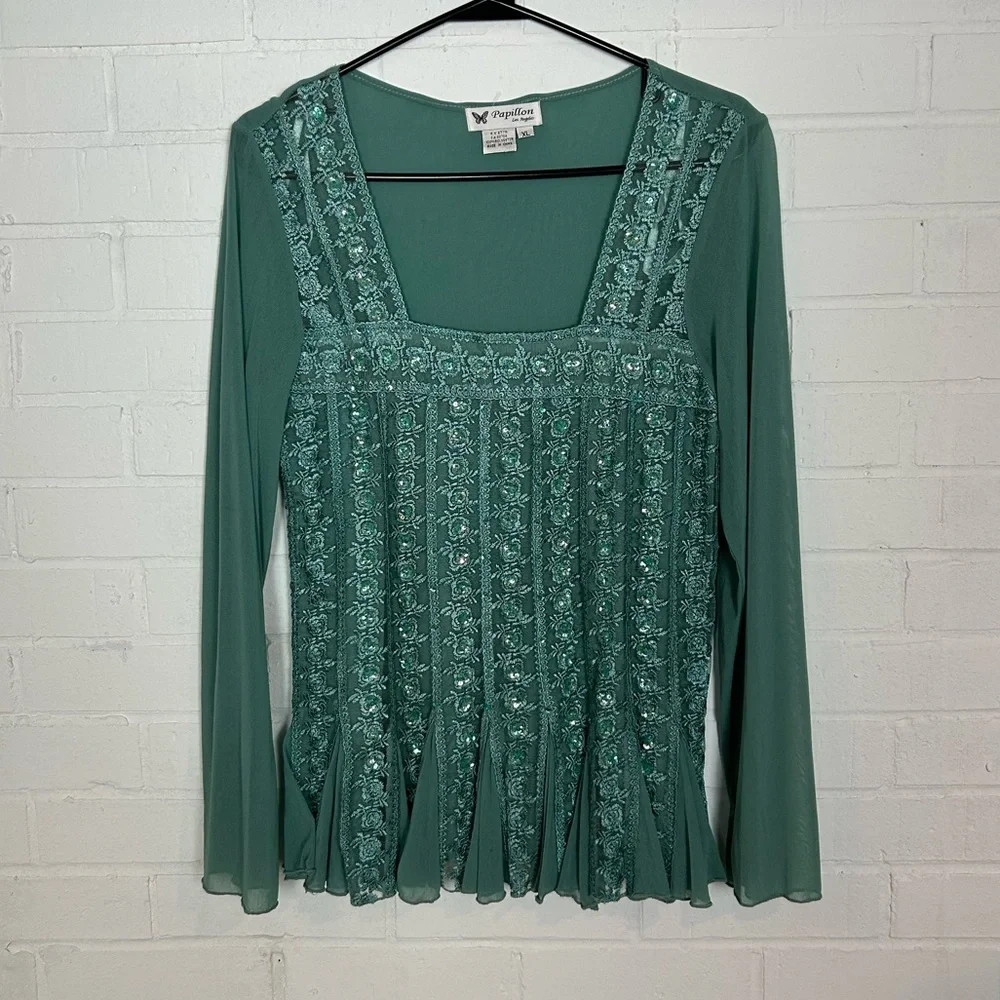 Papillon Stunning Sequin Top - Picture 1 of 4